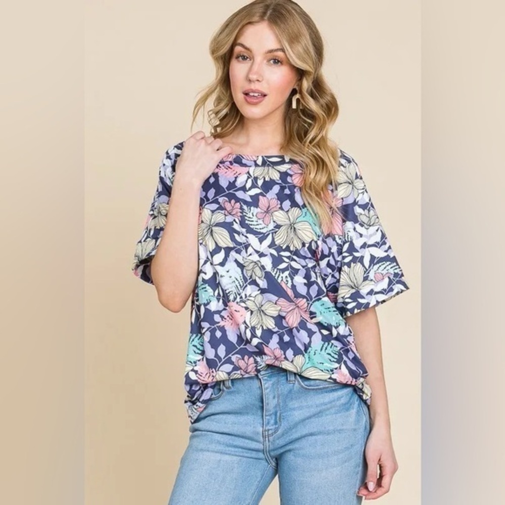 BOMBOM Floral Round Neck Short Sleeve T-Shirt